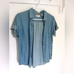 Levi’s Denim Button-Up Shirt
